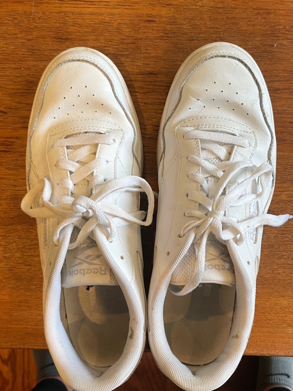 Reebok White Leather Cute Comfort Tennis Sneakers. Club C Memory Tech